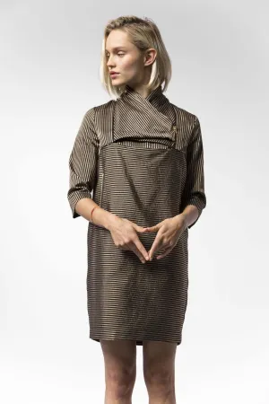 Robe de 1961 à rayures dorées