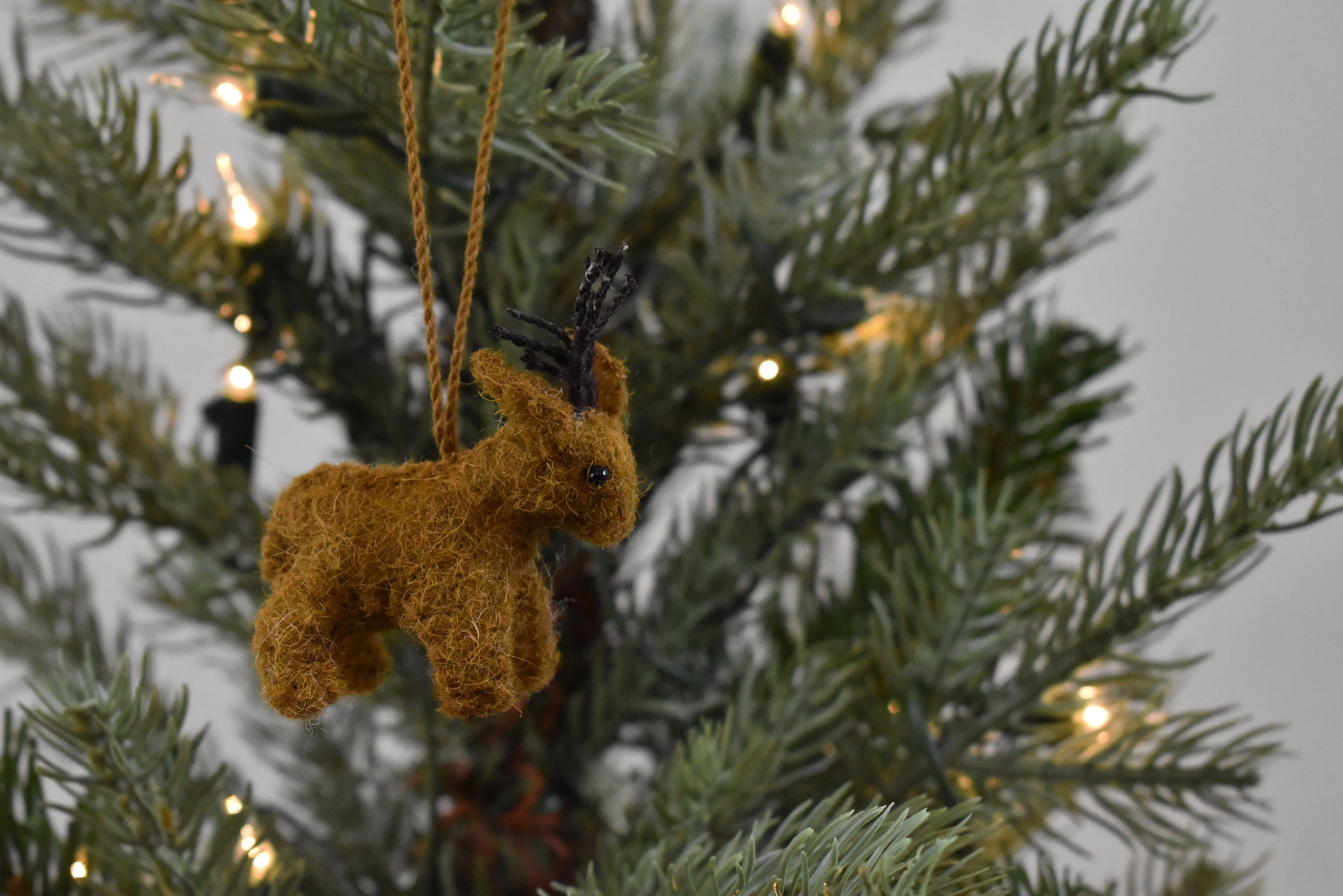 Ensemble de 24 pièces - Mini arbre de Noël emblématique pour table - En feutre de laine prêt à poser