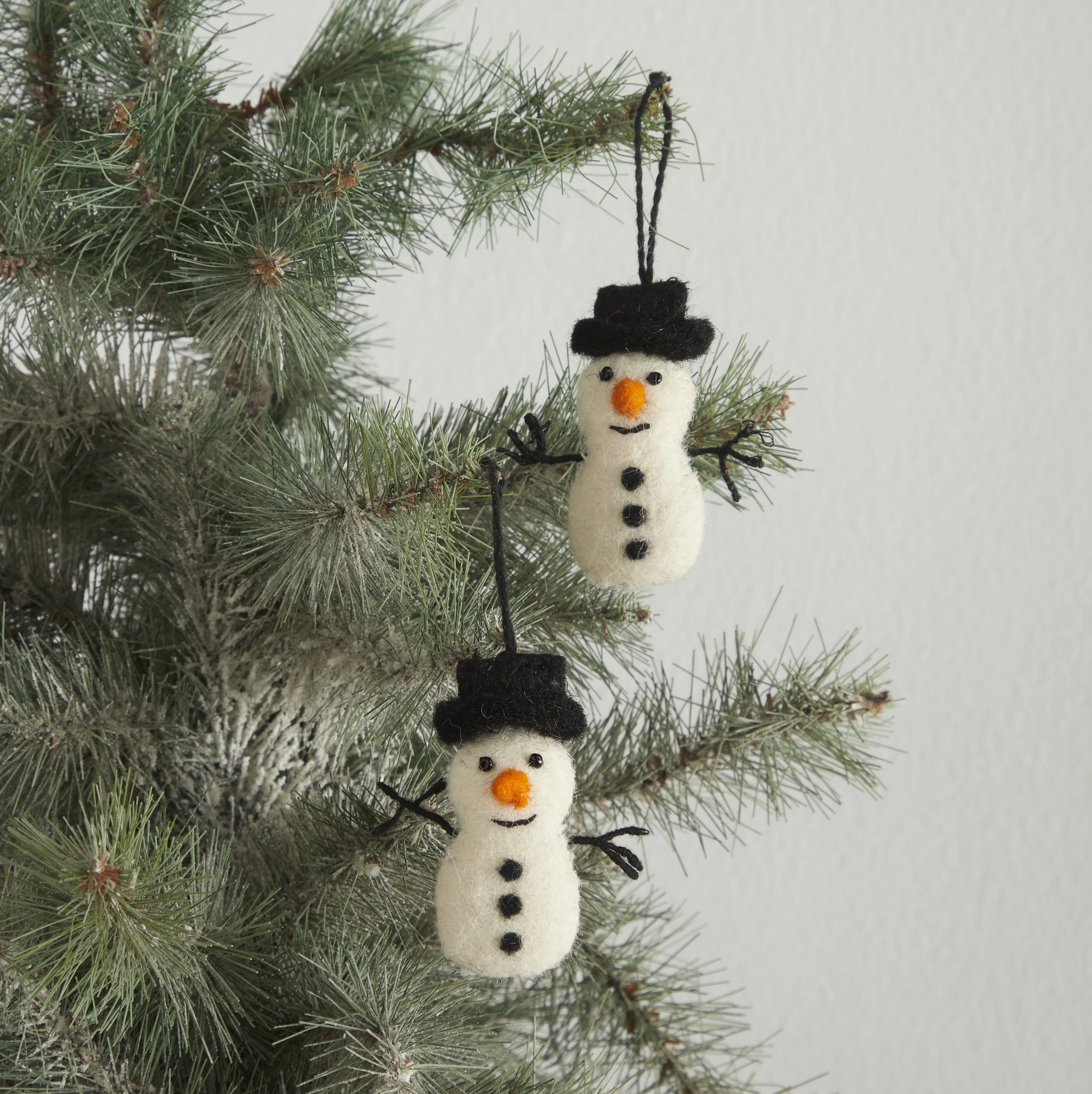 Ensemble de 24 pièces - Mini arbre de Noël emblématique pour table - En feutre de laine prêt à poser