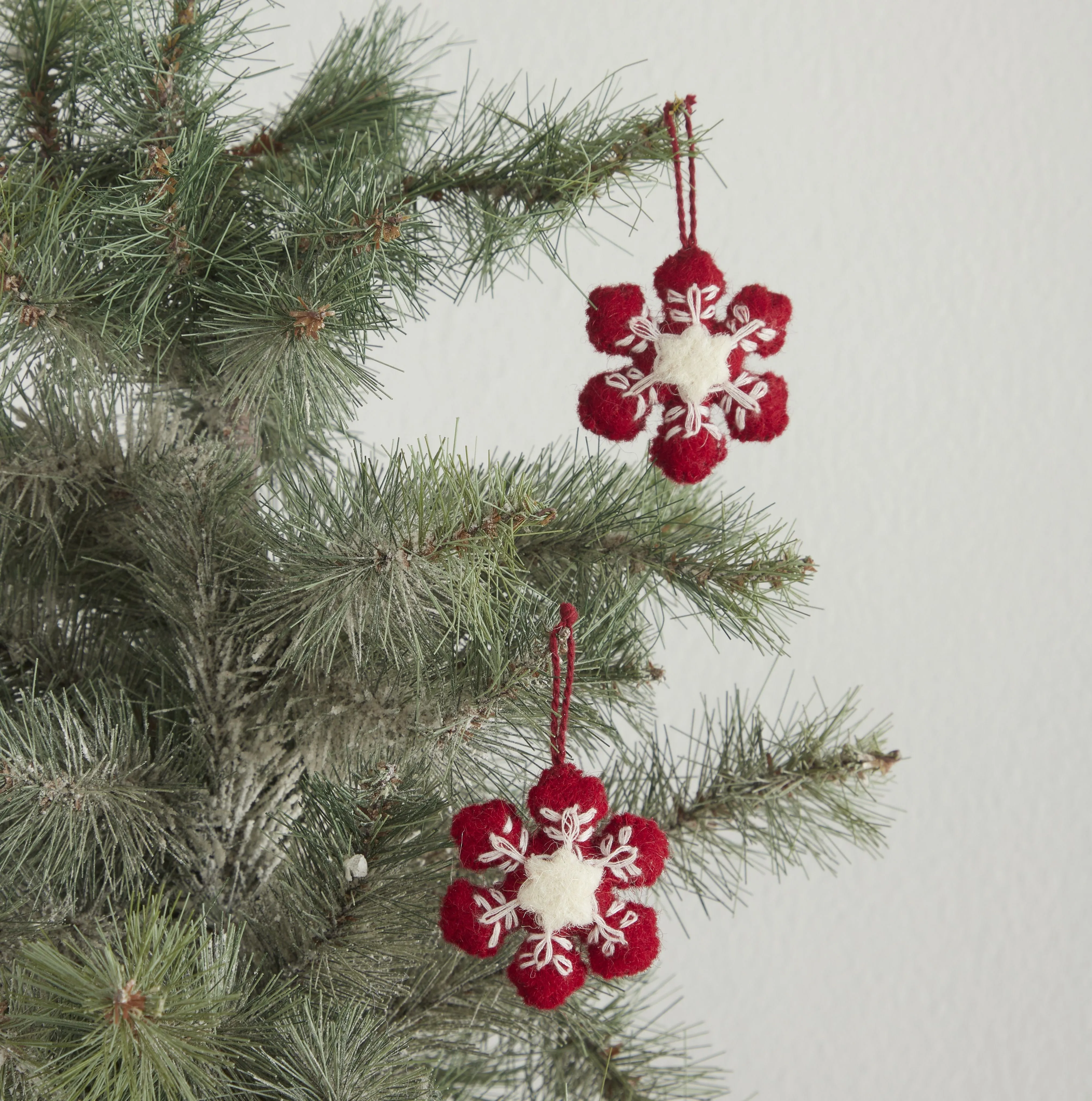 Ensemble de 24 pièces - Mini arbre de Noël emblématique pour table - En feutre de laine prêt à poser