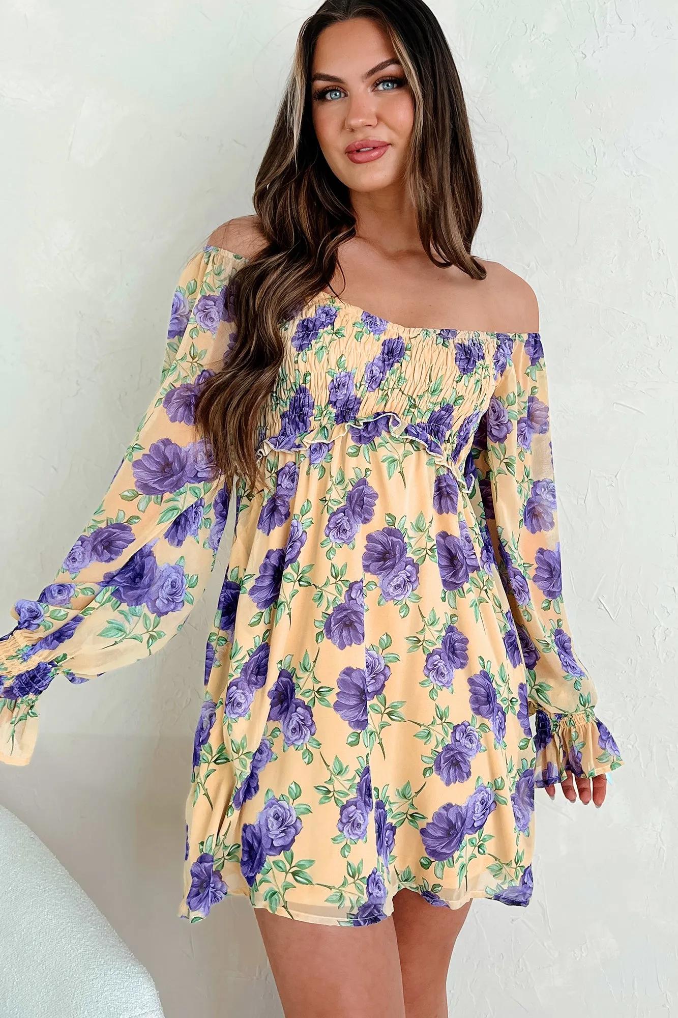 Une Magnifique Robe Chiffonnée à Smocks Floraux (Moutarde Clair)