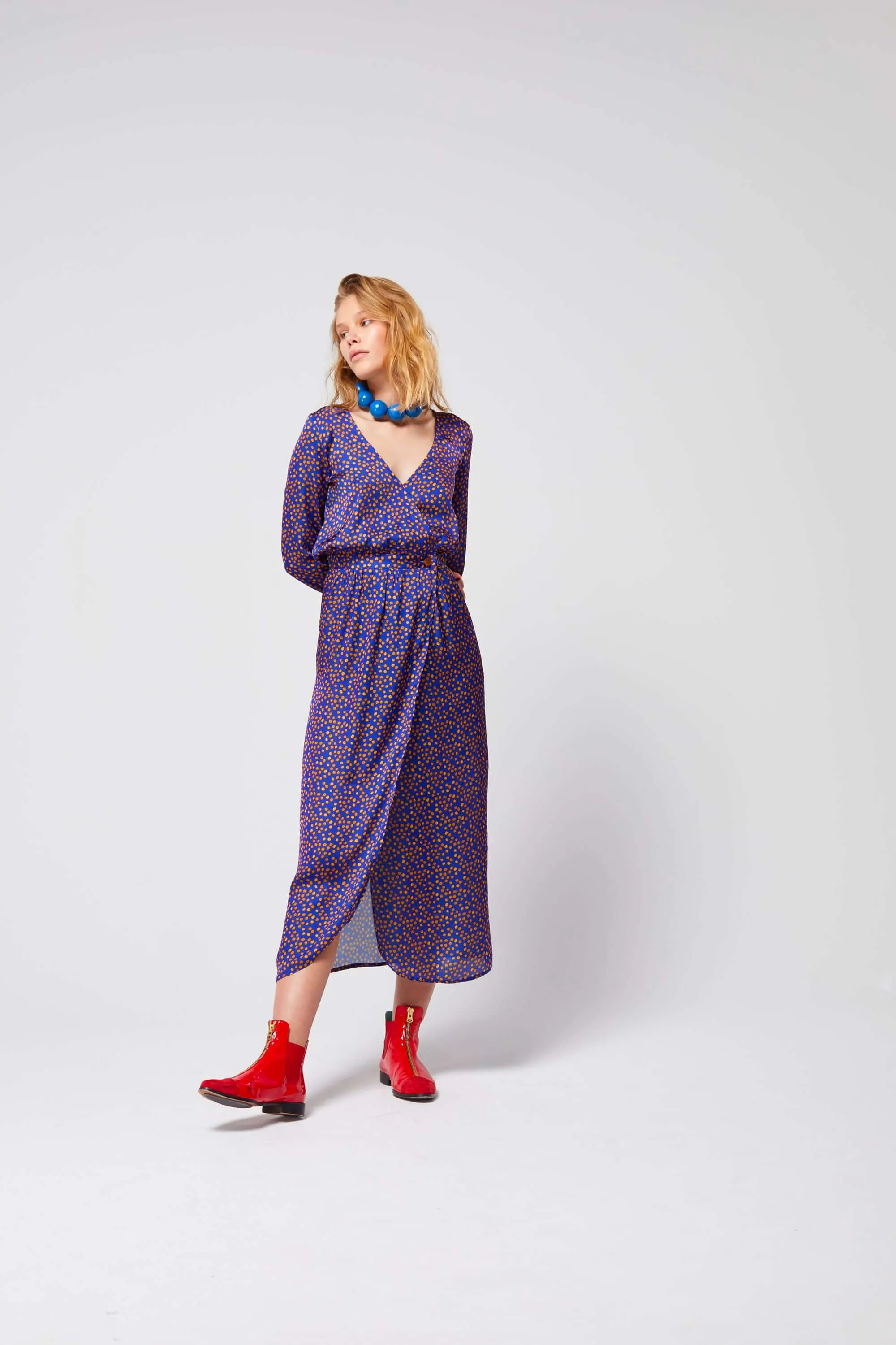 Robe Autriche en bleu marine à imprimé pois désordonnés