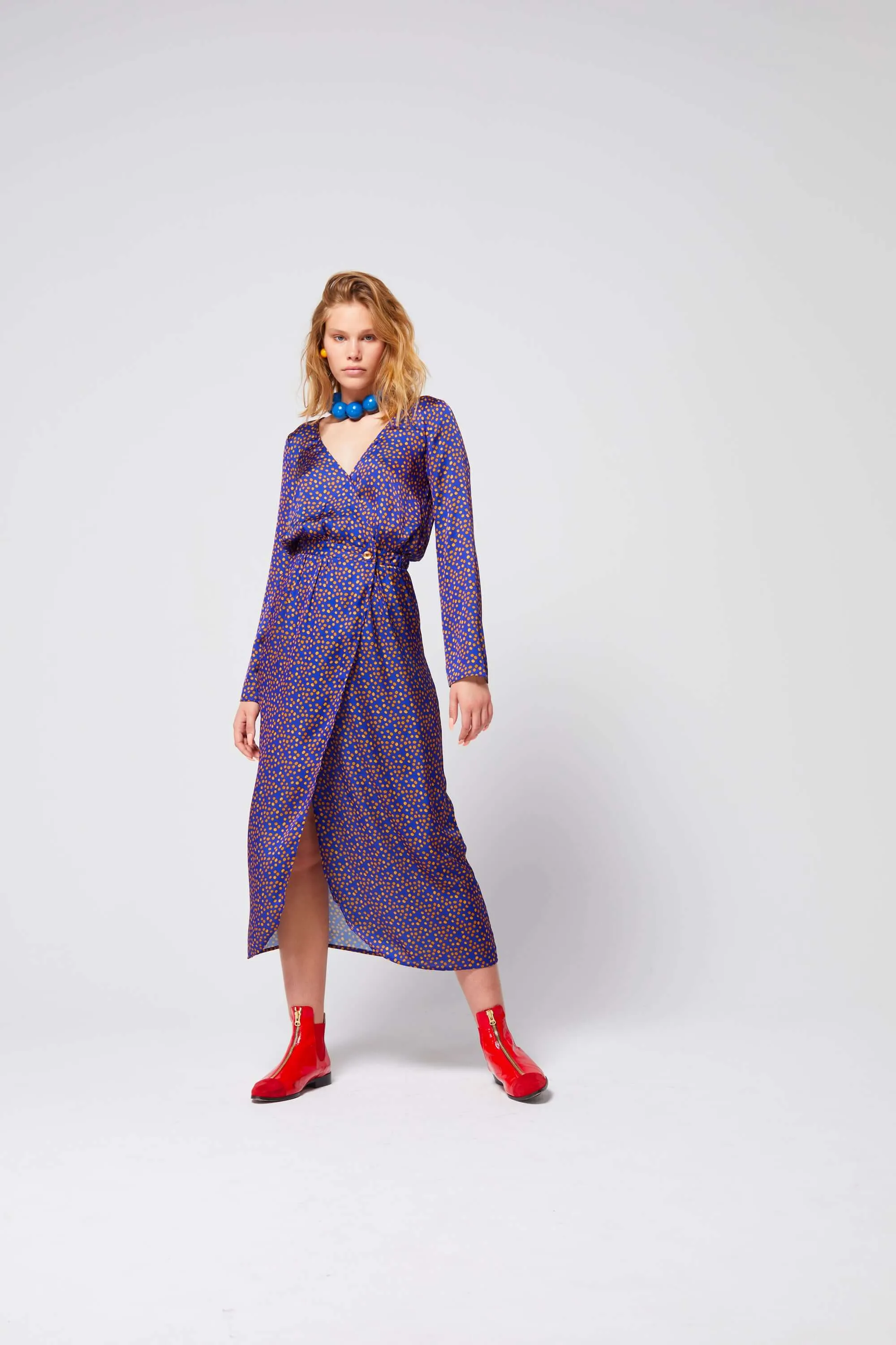 Robe Autriche en bleu marine à imprimé pois désordonnés