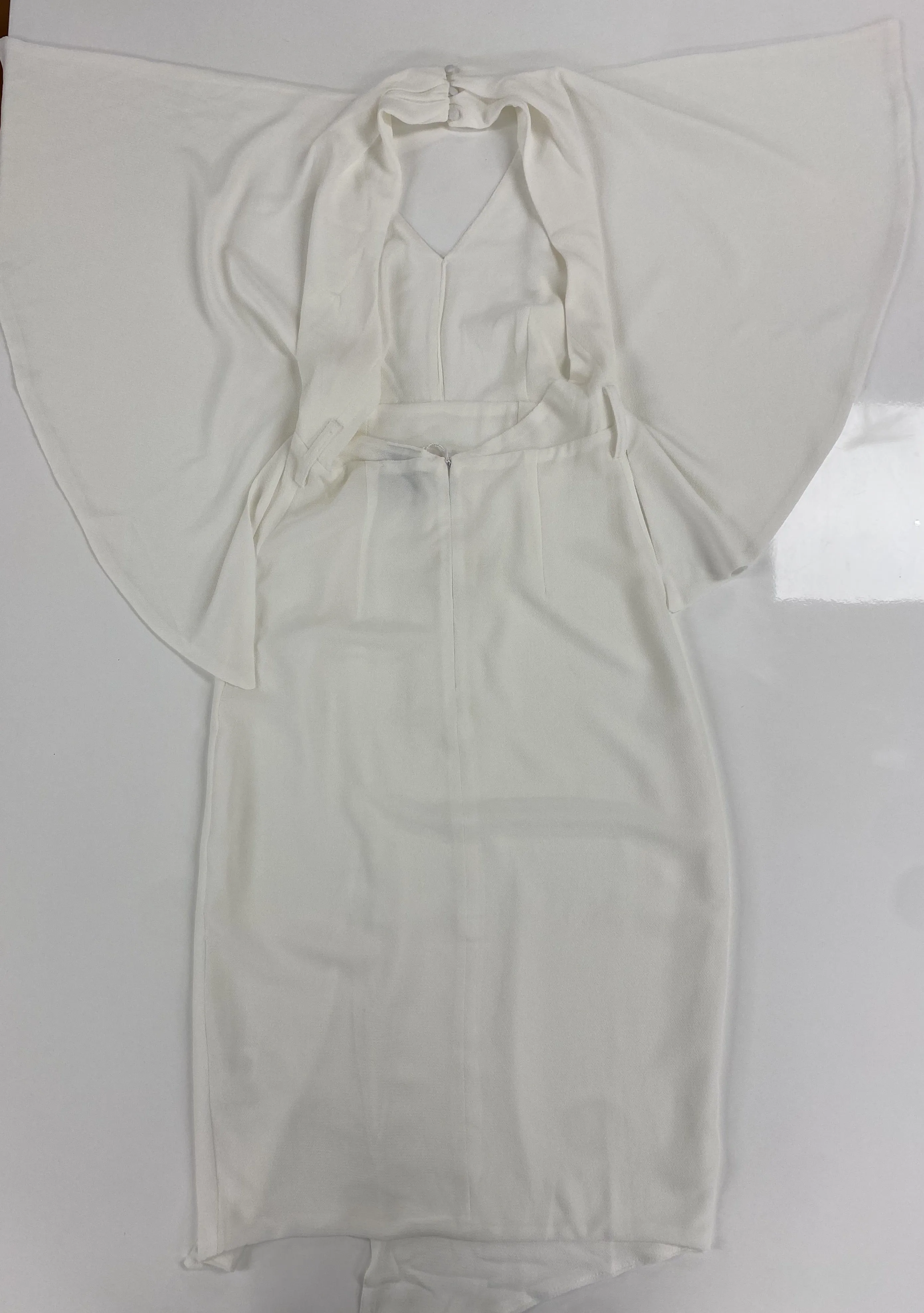 Robe blanche dos nu avec fente avant
