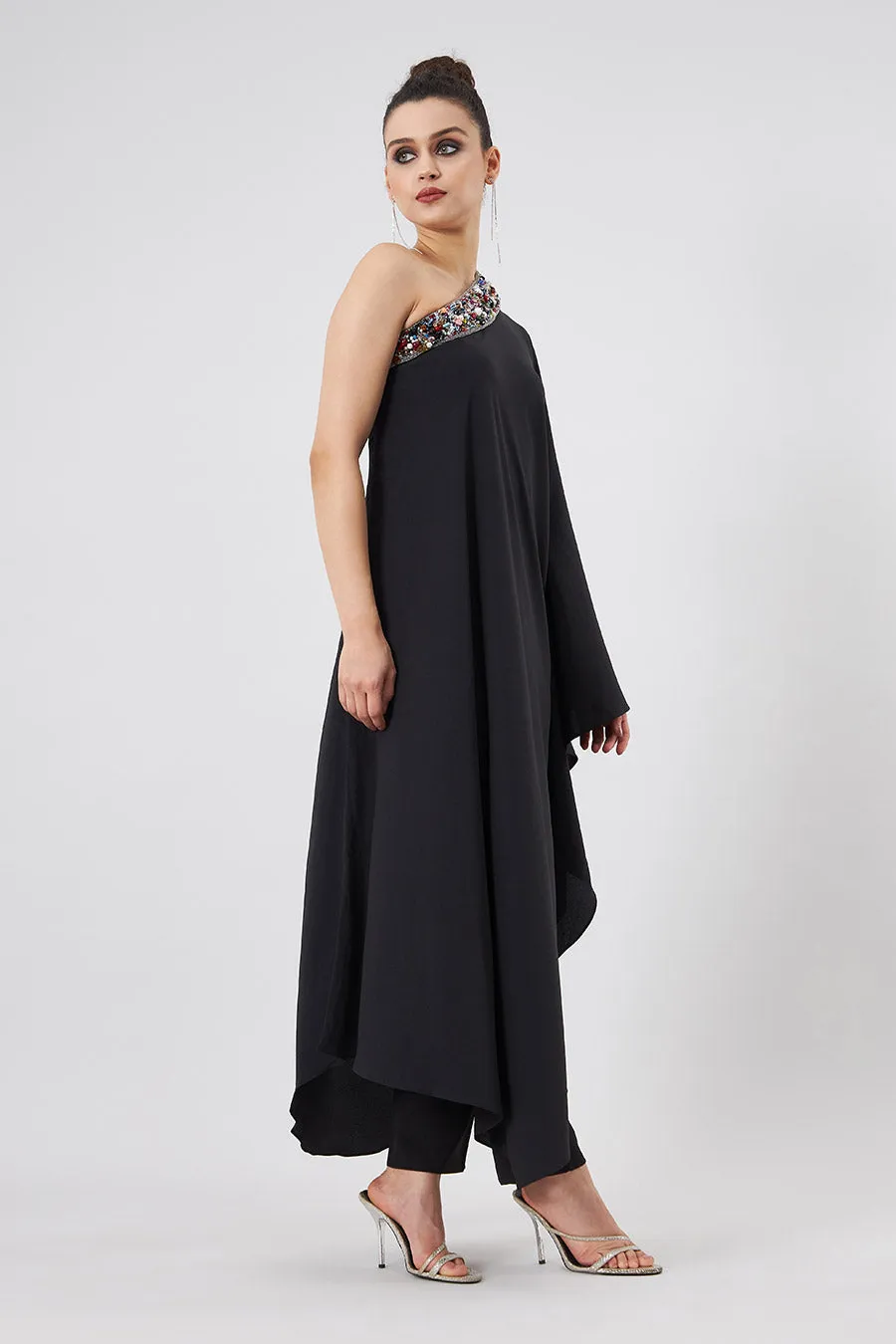 Ensemble Kaftan et Pantalon Noir à Une Épaule Brodé