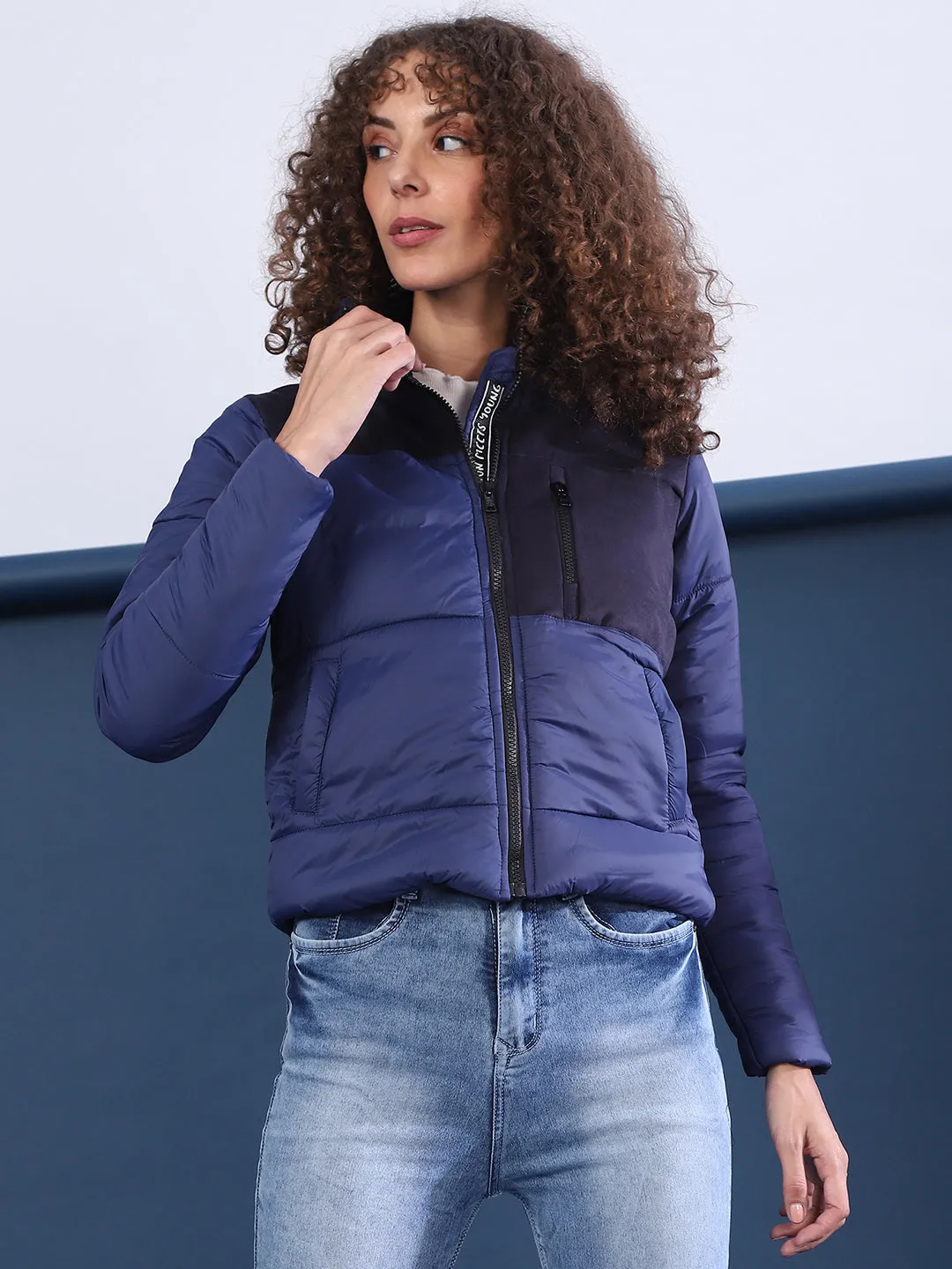 Veste bomber décontractée élégante à motifs colorés pour femmes Campus Sutra