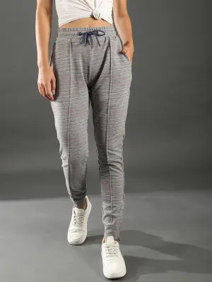 Campus Sutra Femme Pantalon de survêtement rayé élégant