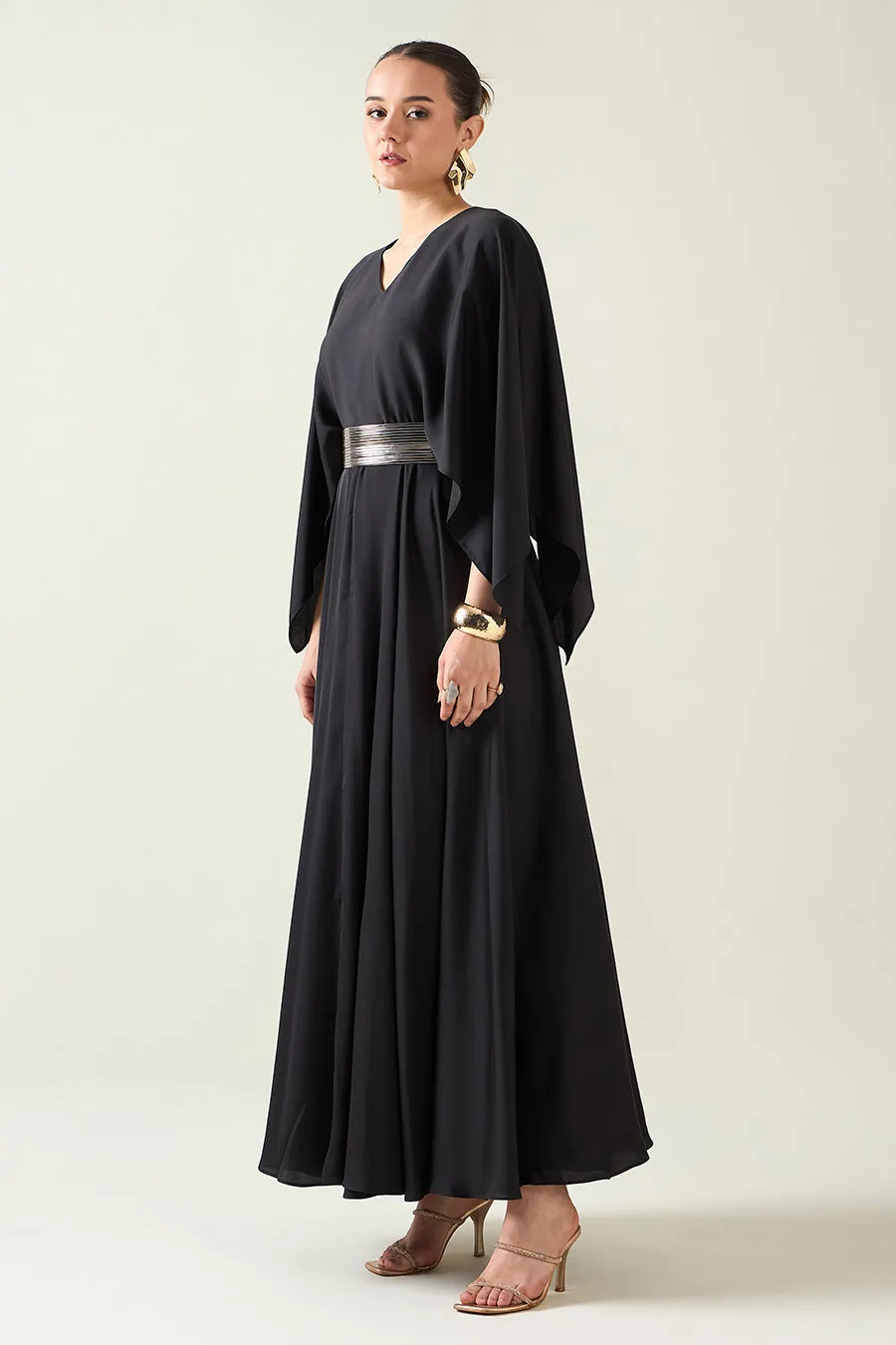 Robe noire corail avec ceinture à finition métallisée
