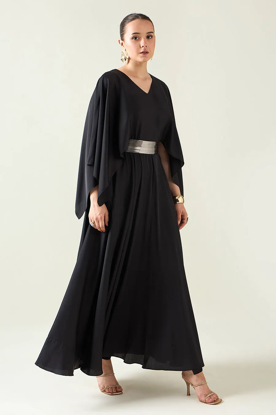 Robe noire corail avec ceinture à finition métallisée