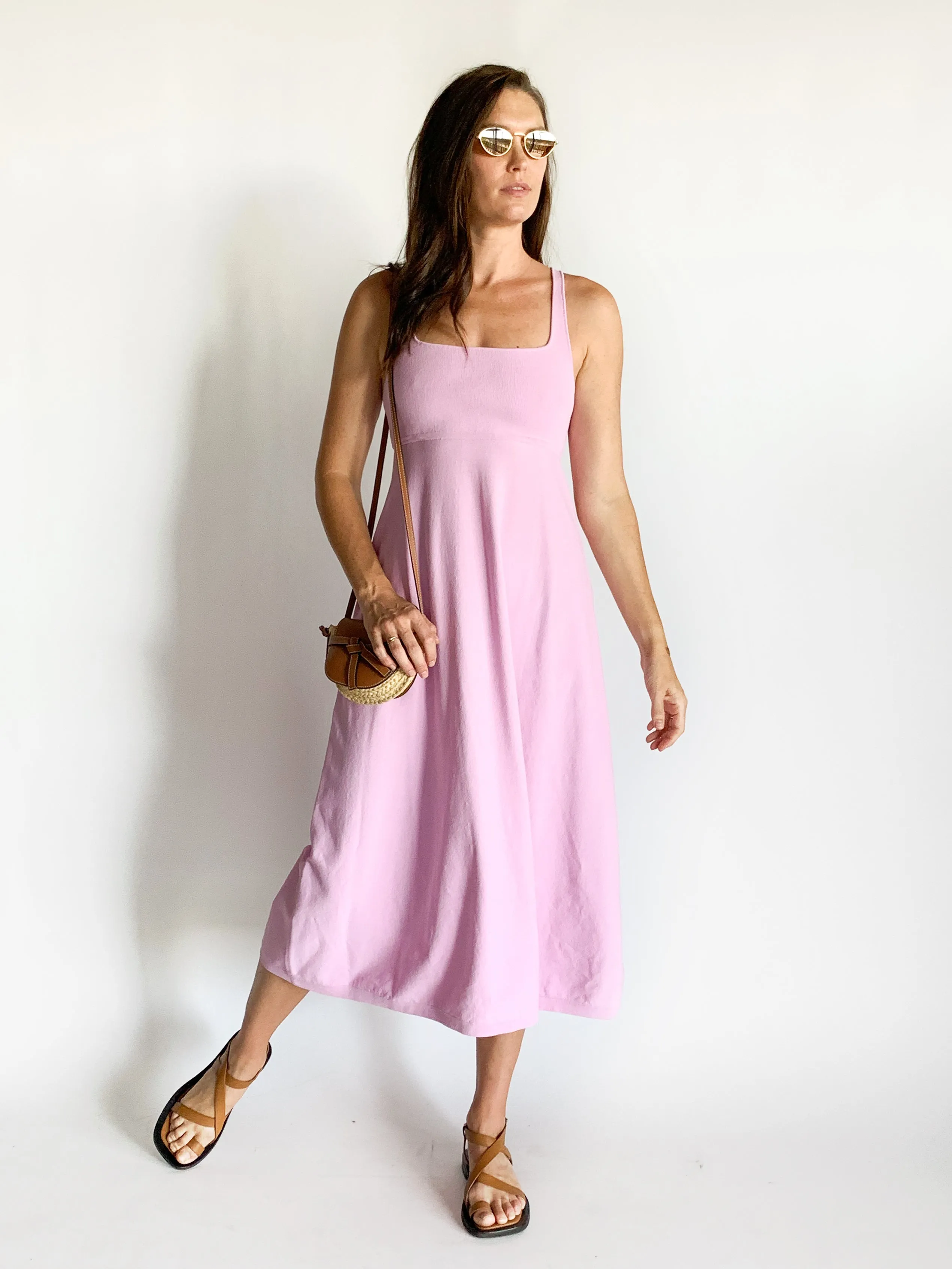 Robe en jersey crêpé à encolure carrée
