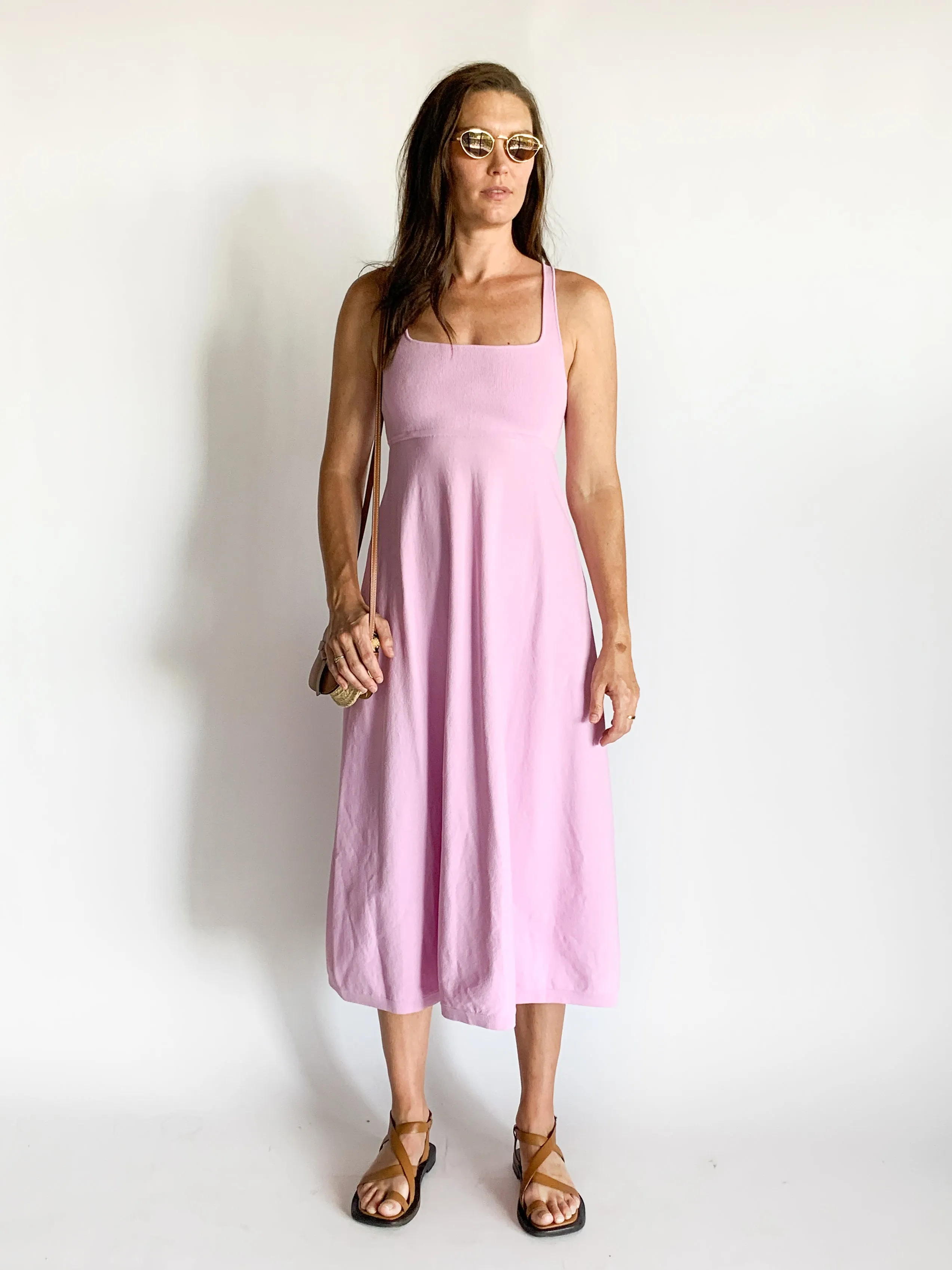 Robe en jersey crêpé à encolure carrée