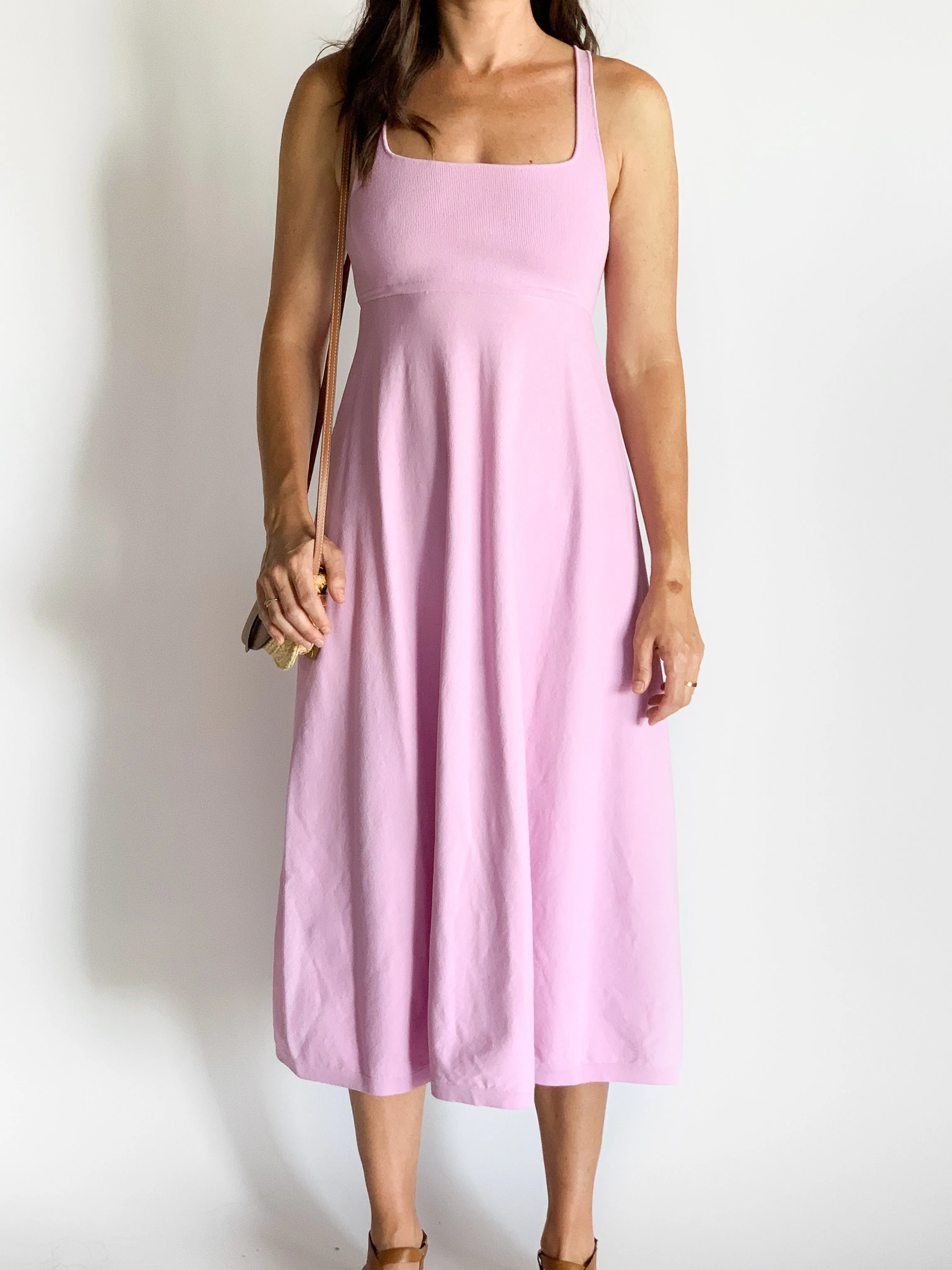 Robe en jersey crêpé à encolure carrée