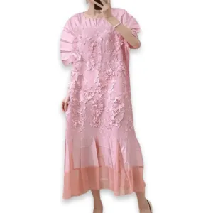 Robe mi-longue à effet froissé
