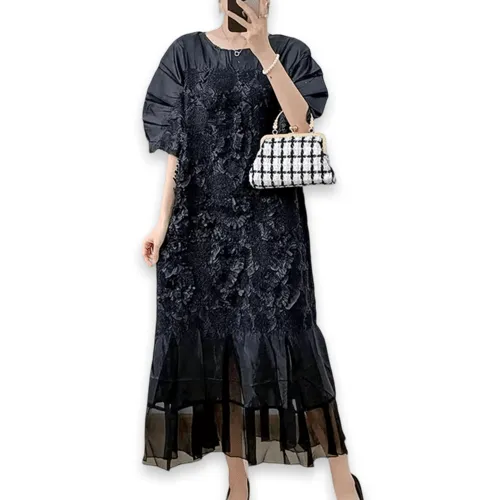 Robe mi-longue à effet froissé
