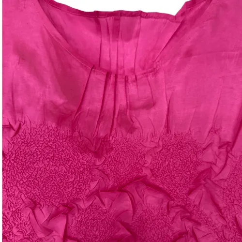 Robe mi-longue à effet froissé