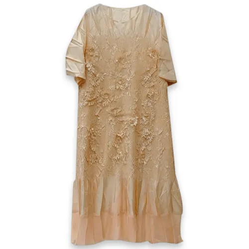 Robe mi-longue à effet froissé