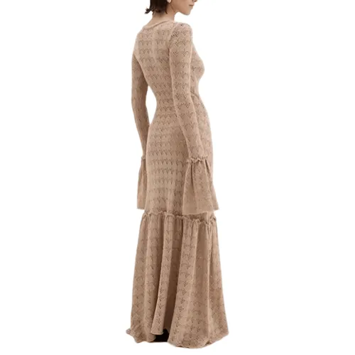 Robe maxi en crochet à manches cloche