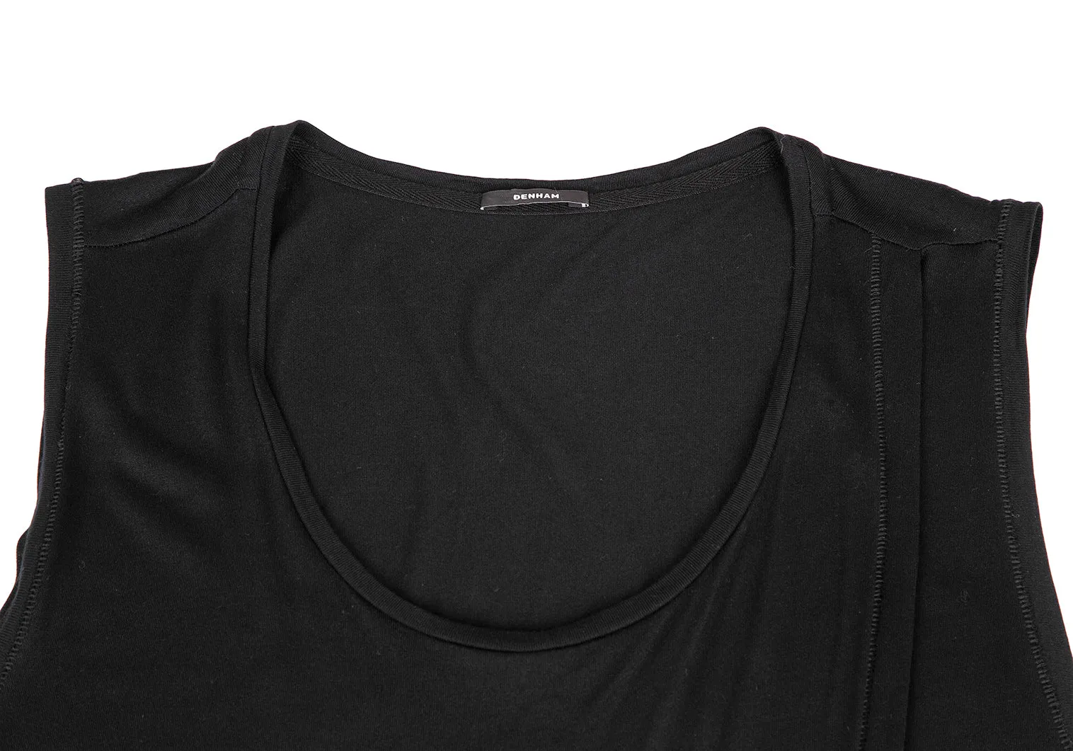DENHA DENHAM Japon. Robe sans manches en rayonne noire avec motif enveloppant