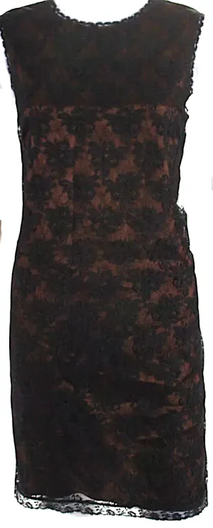 Dolce & Gabbana D&G Italie. Robe mi-longue sans manches en dentelle noire à encolure ronde