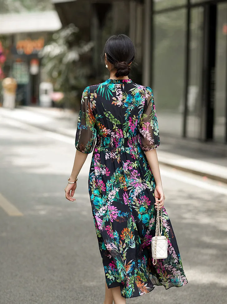 Robe en soie imprimée florale élégante à encolure en V