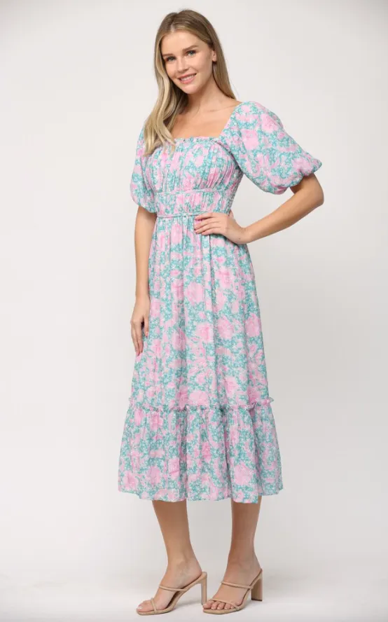 Robe mi-longue avec détail de corsage froncé