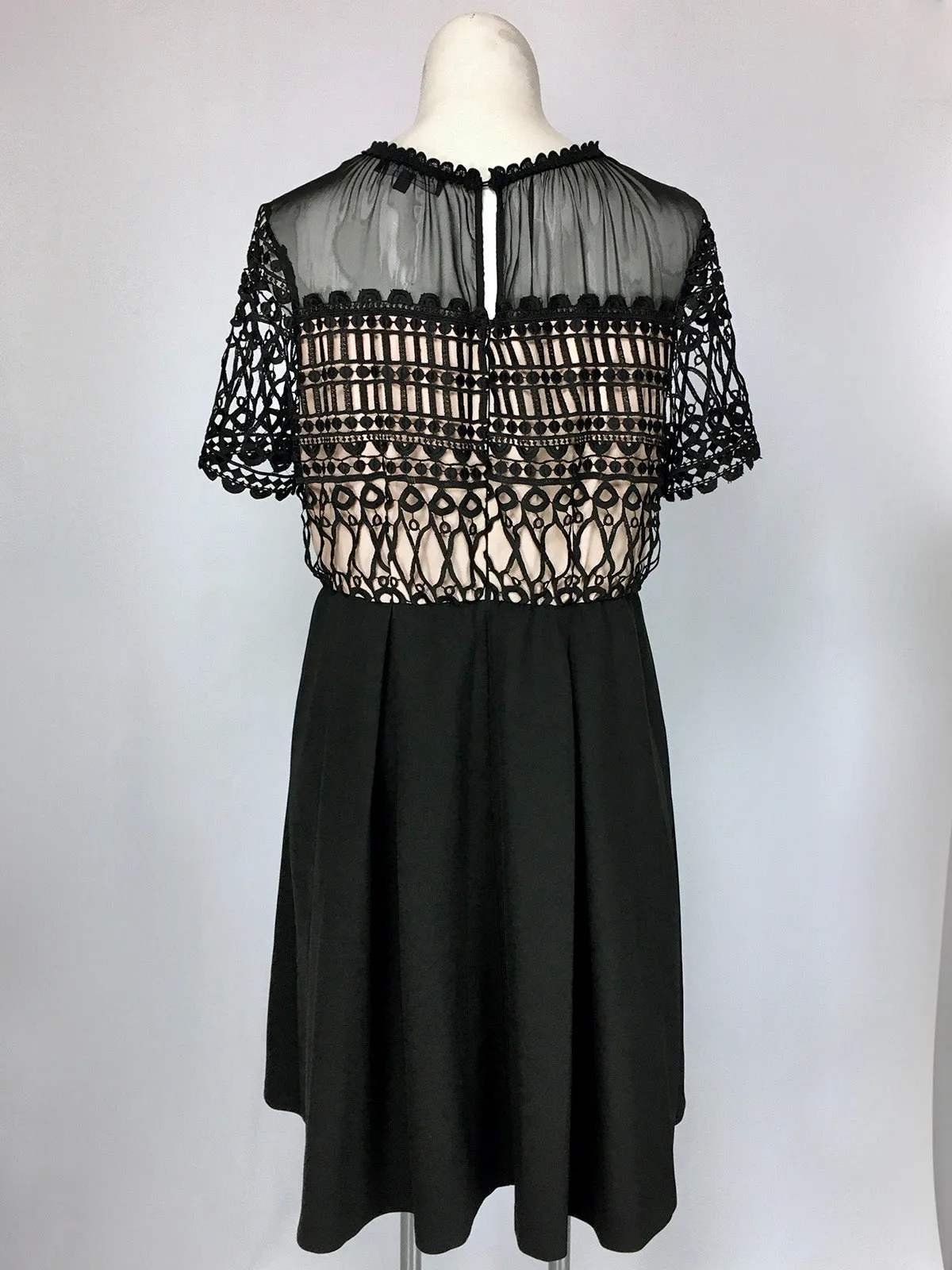 Robe en dentelle noire et beige eloqüi taille 16