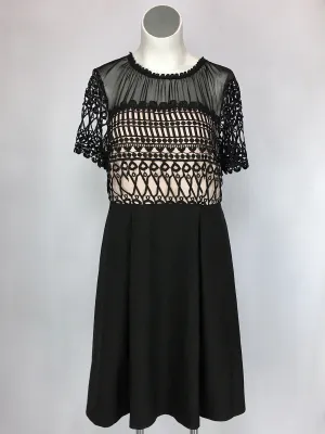 Robe en dentelle noire et beige eloqüi taille 16