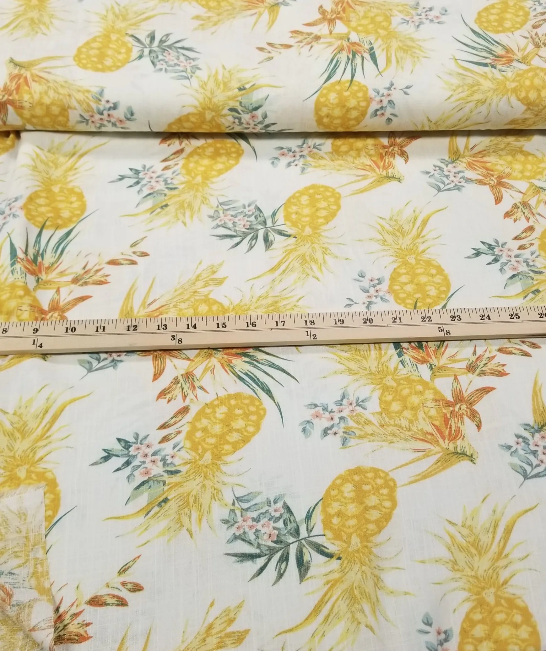 Fin de rouleau : 2 verges de Resortwear en Deadstock Designer en Rayon Souple Crème à Motif Croisé Ananas, Tissu en Lin