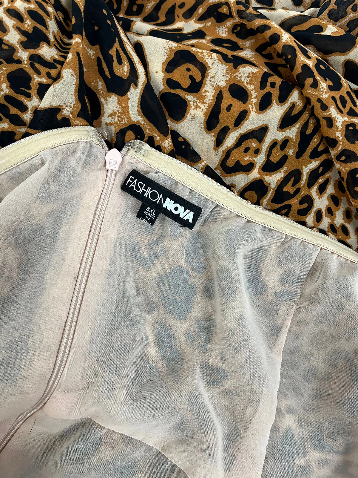 Robe léopard marron et beige Fashion Nova Taille 22W NWOT