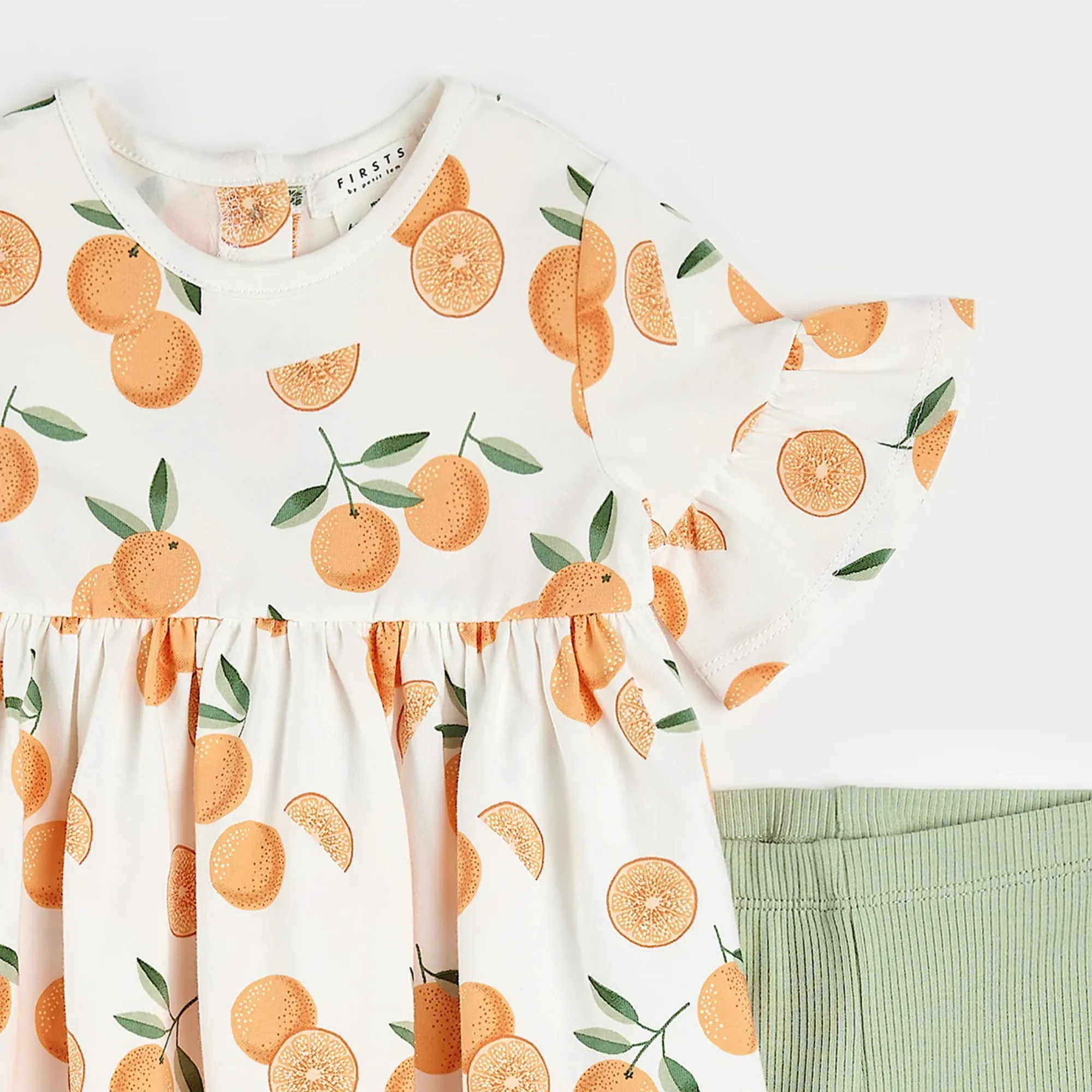 FIRSTS Ensemble Robe Oranges