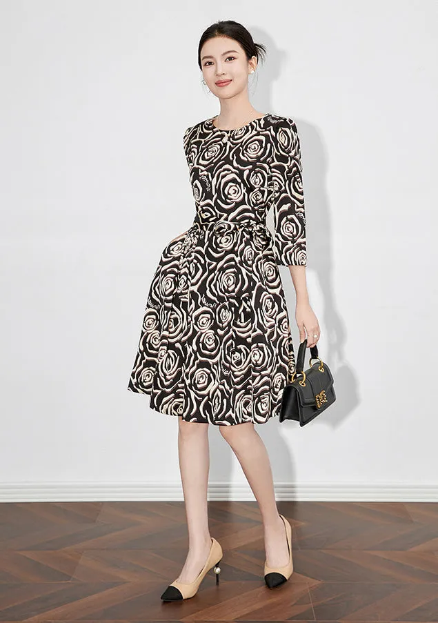 Robe midi à manches longues avec imprimé floral et encolure en V