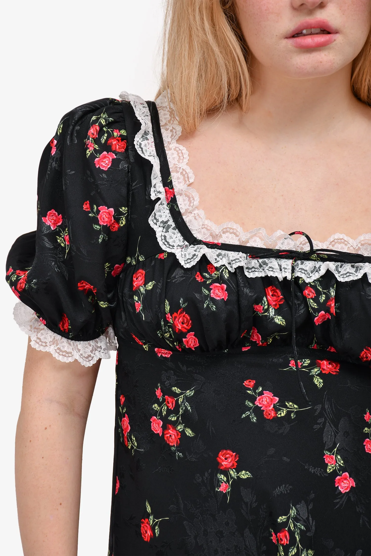 Robe courte For Love & Lemons avec dentelle noire et rouge Taille S