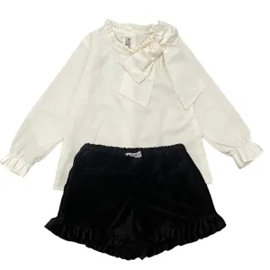 Short en velours noir et chemisier pour filles