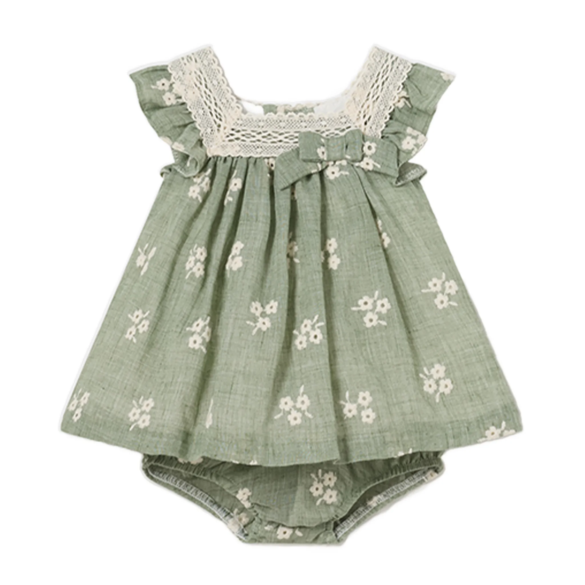 Robe brodée verte et bas