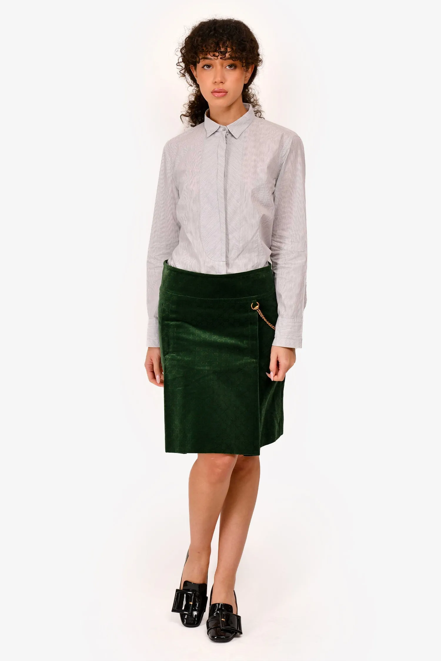 Jupe plissée mi-longue en velours vert GG avec chaîne Gucci Taille 40
