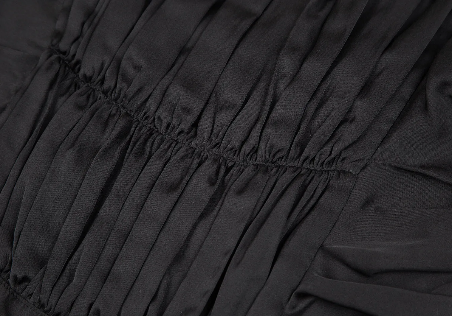Issey Miyake Japon. Robe Cami à Volants en Polycoton Noir Zucca