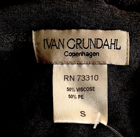 IVAN GRUNDAHL COPENHAGEN. Robe longue sans manches en viscose gris mélangé