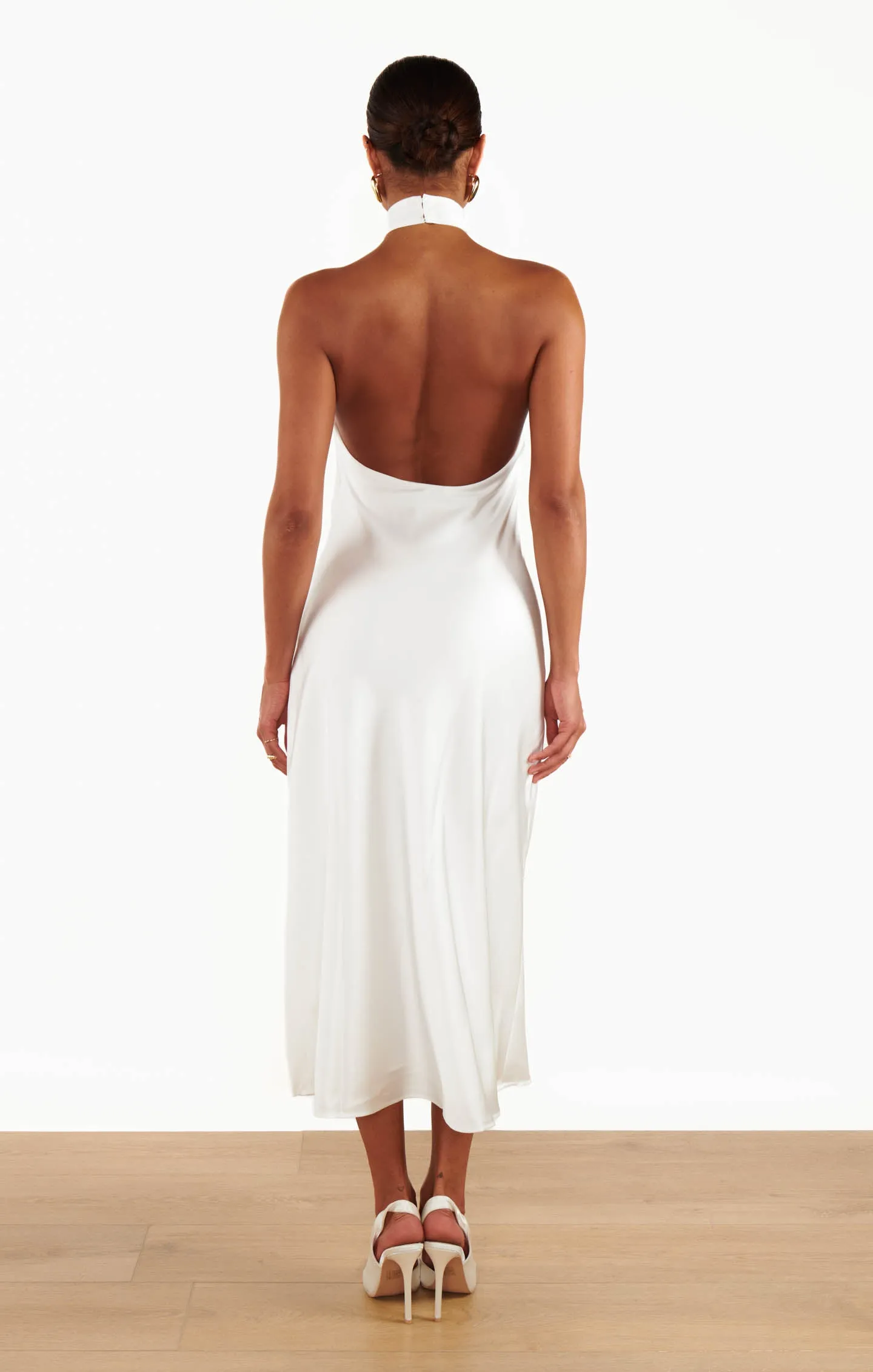Robe mi-longue Jasmine Halter ~ Satin luxe ivoire