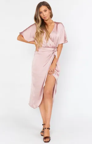 Robe enveloppante Kimora ~ Satin soyeux Mauve