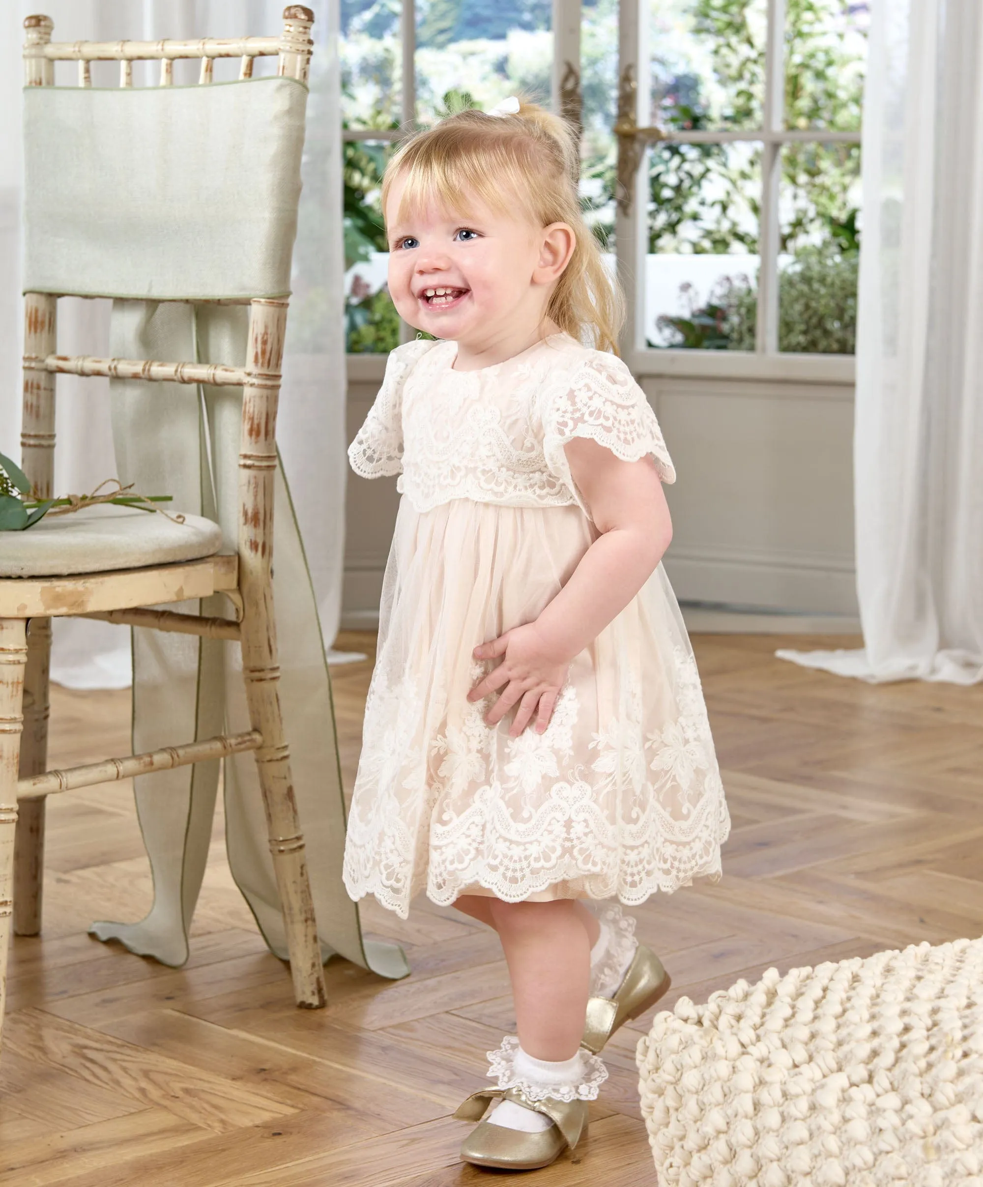 Robe à manches à volants en dentelle