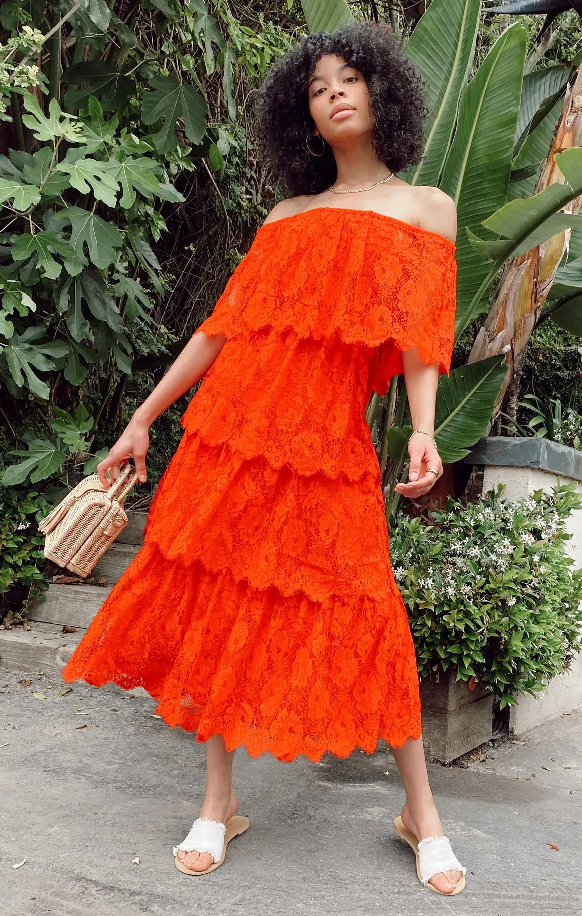 Robe Midi Lana ~ Dentelle Rouge Printanière