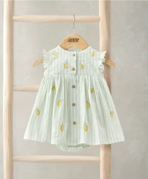 Robe à rayures brodées citron avec manches à volants