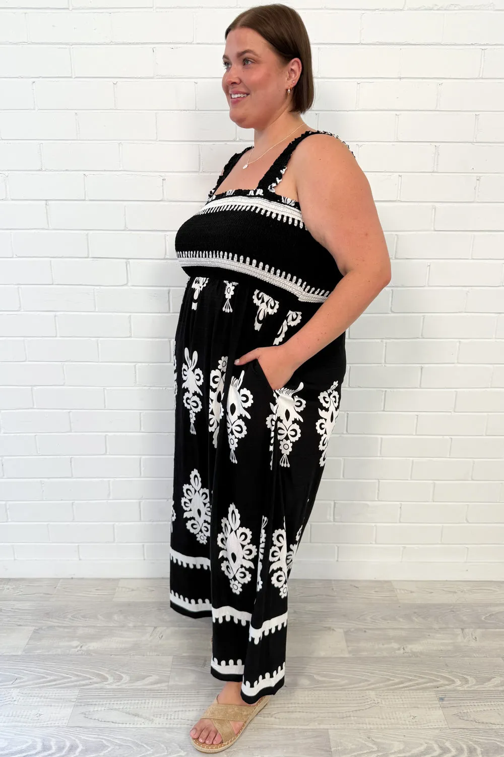 Robe Leyla