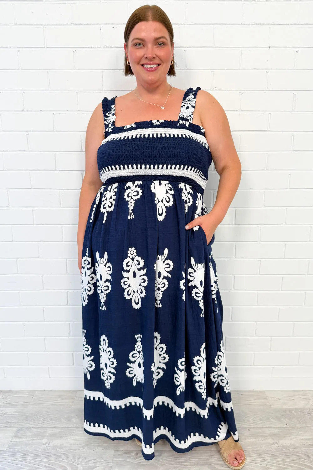 Robe Leyla