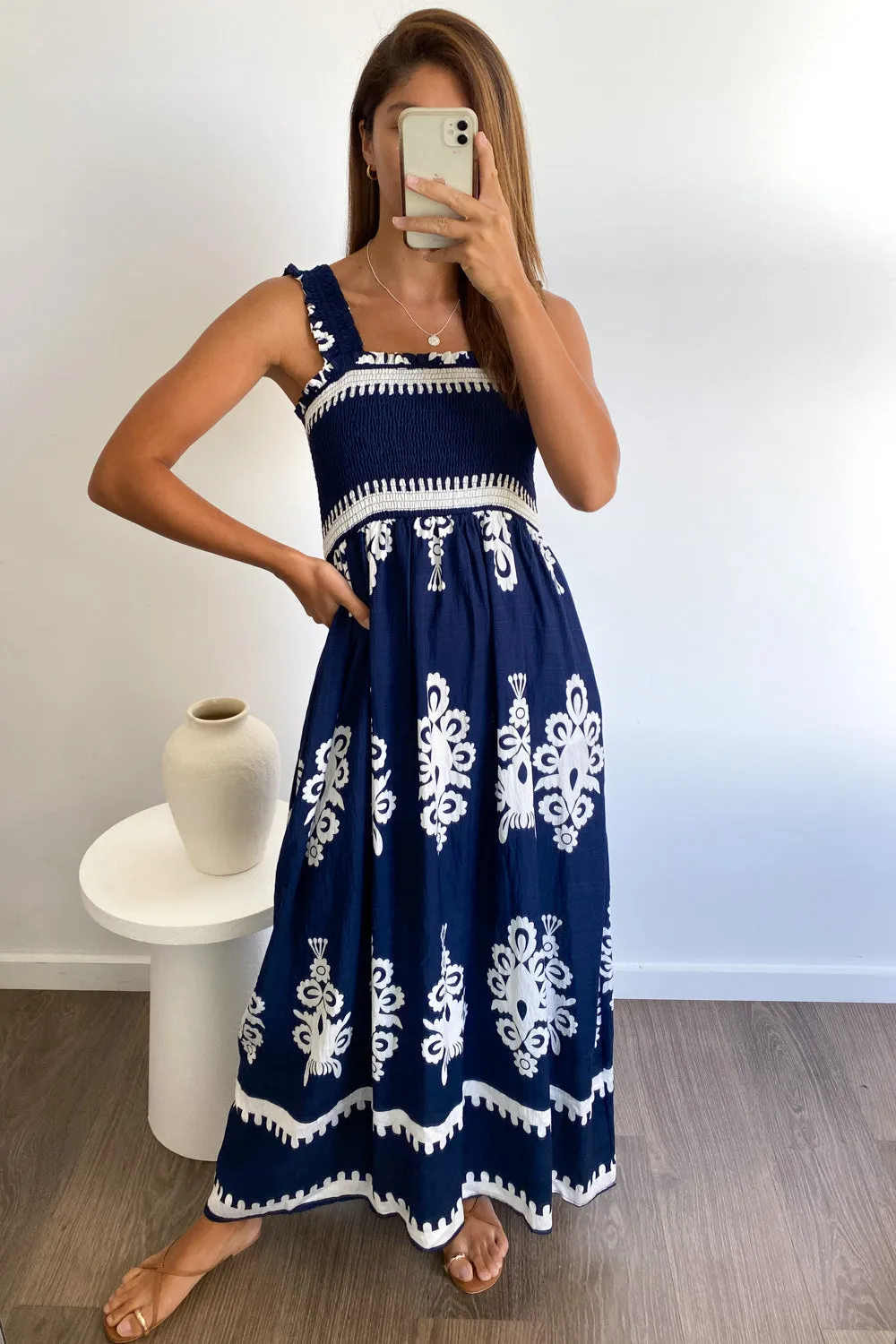 Robe Leyla