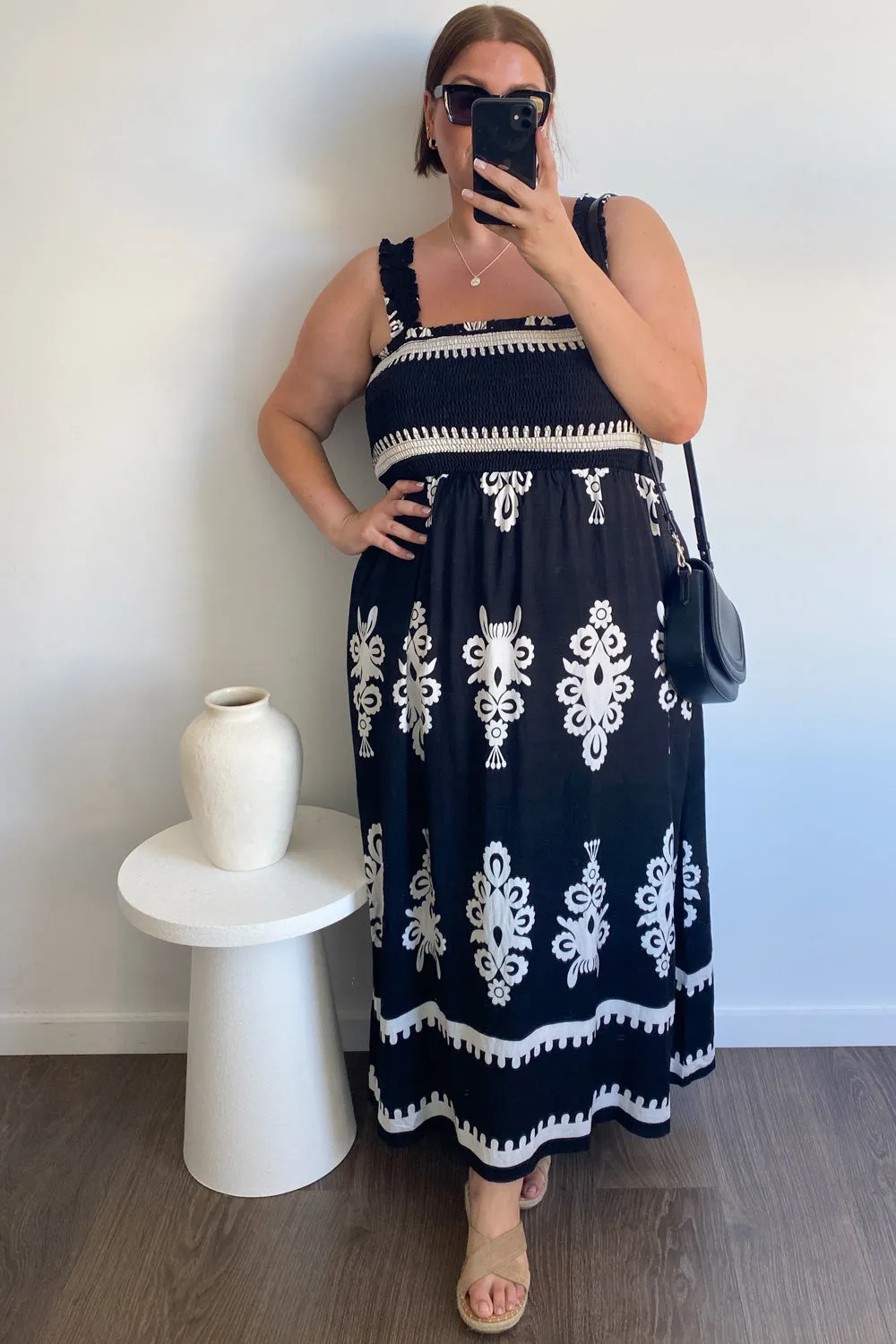 Robe Leyla
