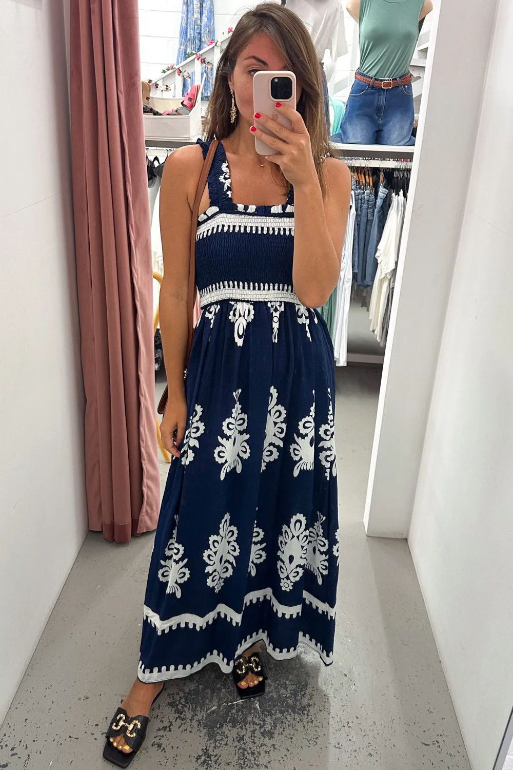 Robe Leyla