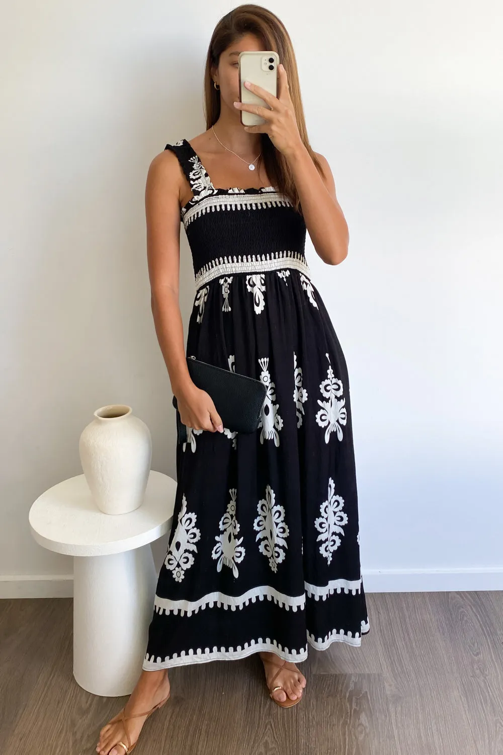 Robe Leyla