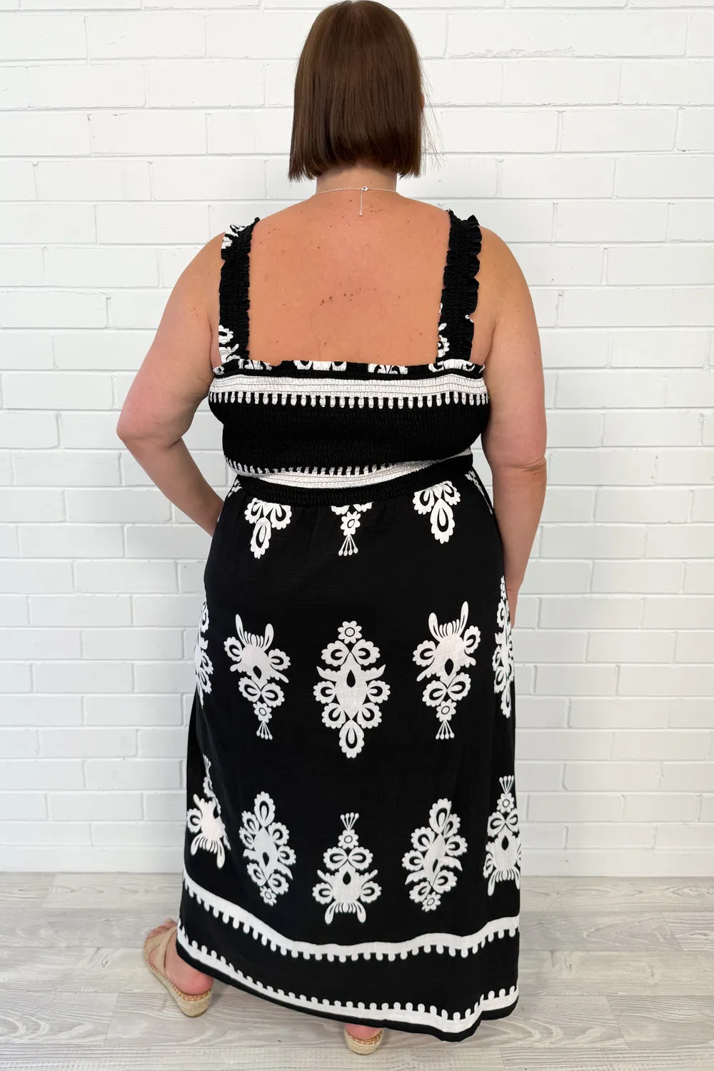 Robe Leyla