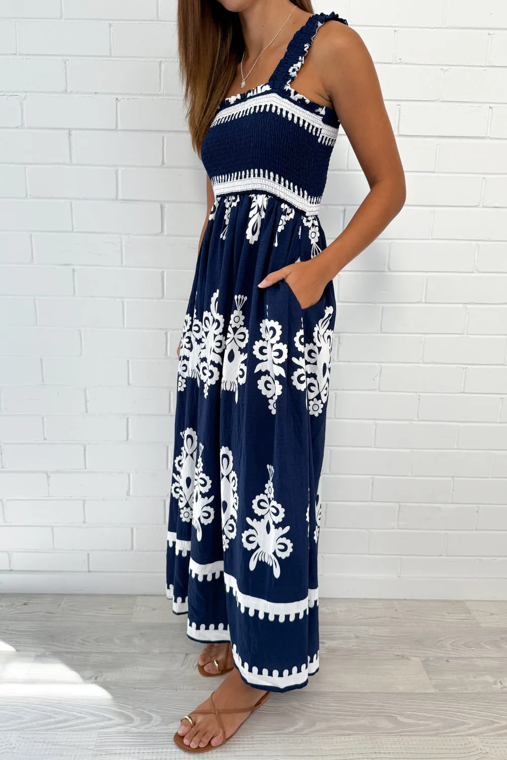 Robe Leyla